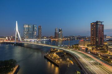 De skyline van Rotterdam met de Erasmusbrug van MS Fotografie | Marc van der Stelt