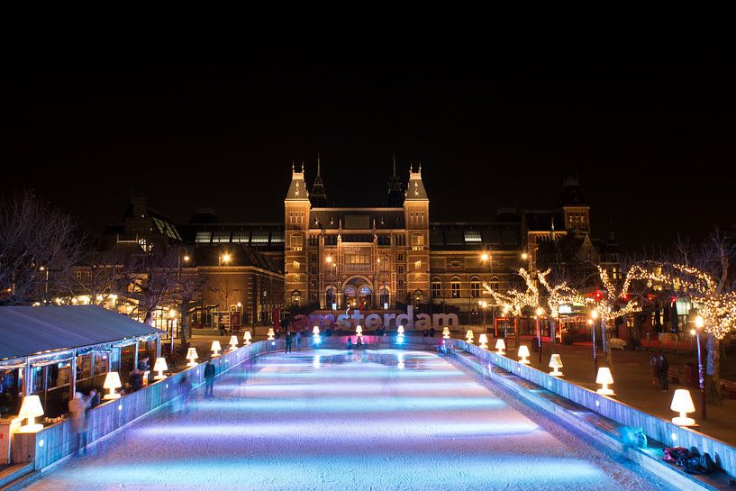 Rijksmuseum en de schaatsbaan von Kevin Nugter