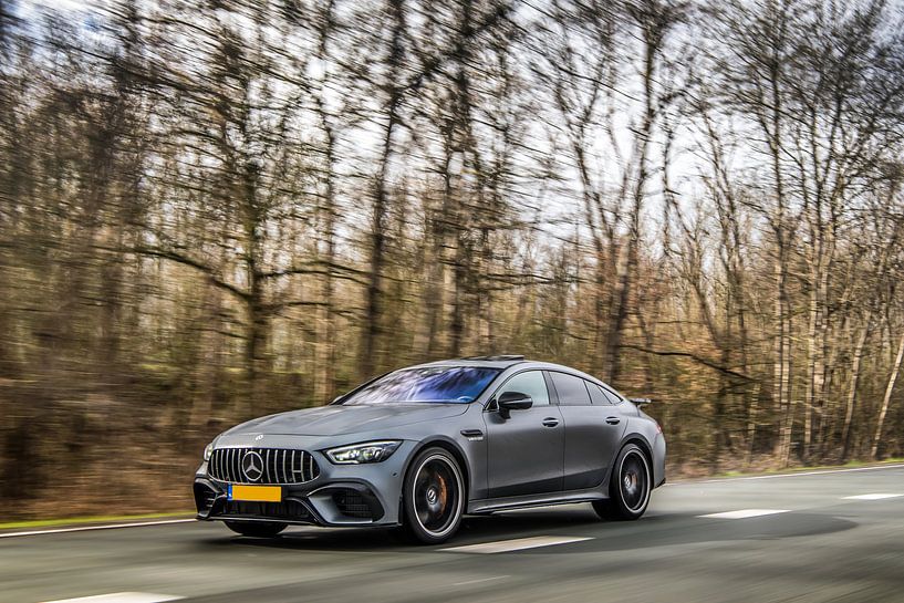 Mattgrau Mercedes-AMG GT 63 S von Bas Fransen