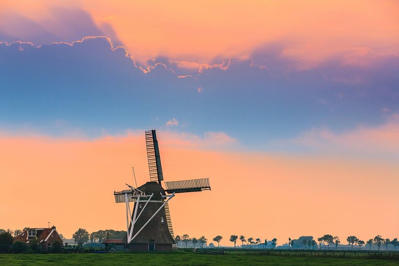 Sunset near mill Koningslaagte, Zuidwolde by Henk Meijer Photography