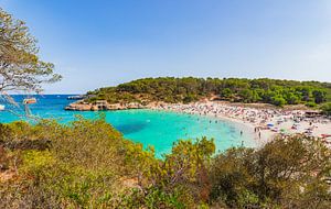 Bucht von S'Amarador im Mondrago-Park, schöne Küste auf der Insel Mallorca, Spanien
