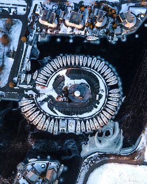 Circular marina in winter aerial photo von Ewold Kooistra