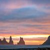 Coucher de soleil sur les rochers de Vik en Islande sur Wendy van Kuler Fotografie