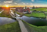 Kaasboerderij op de Zaanse Schans en de molens langs de Zaan, Zaandam, , Noord-Holland, Nederland van Rene van der Meer thumbnail