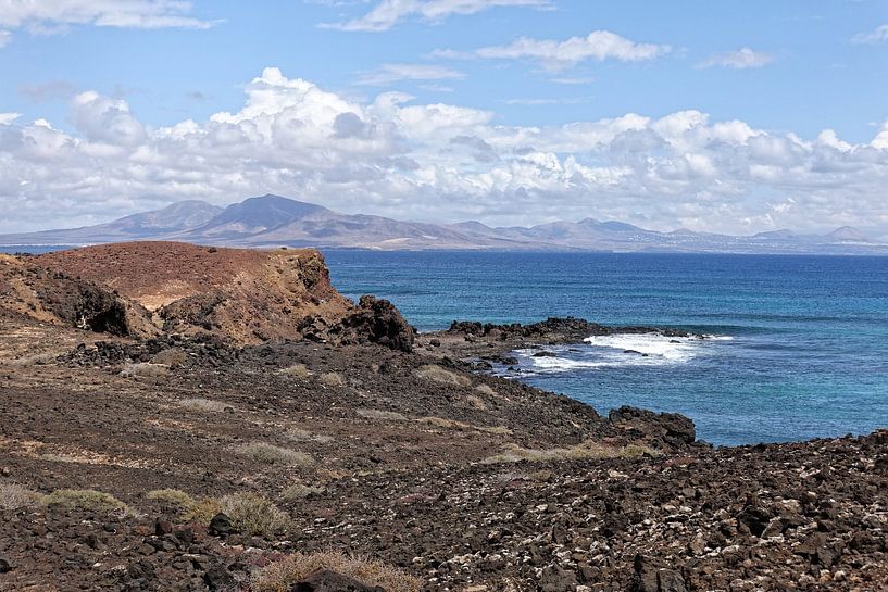 Vue vers Lanzarote (Isla de Losbos) par Peter Balan