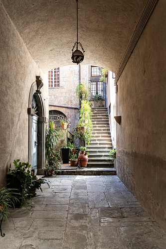 Straatbeeld in Orvieto (Umbrië, Italië)