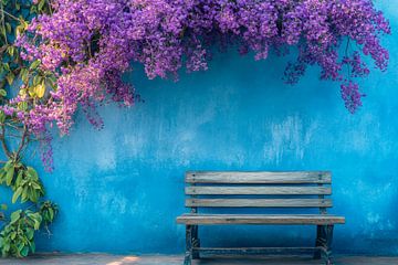 Blauwe muur met bloemen van Poster Art Shop