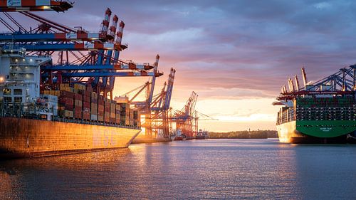 Sunset in Hamburg harbour