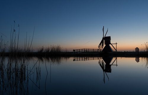 Molen "Hoogland" nabij Leeuwarden net na zonsondergang