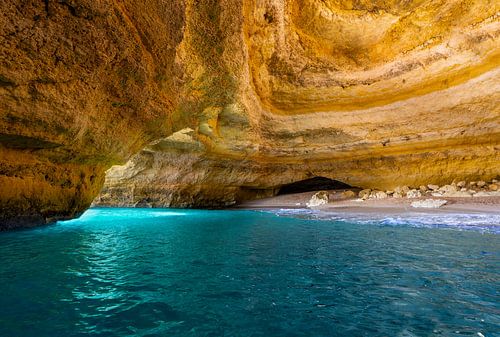 Grot van Benagil in de Algarve