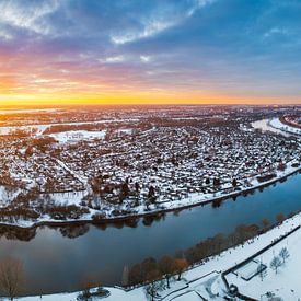 Weserstadion in Bremen tijdens een winterse zonsondergang van Michael Abid