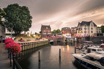Golden hour in Stadshaven Gorinchem by Danny den Breejen