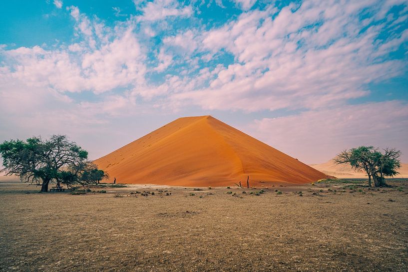 Sand dune in the Namib Desert by Namibia by Patrick Groß