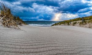 Übergang Strand in einem stürmischen Tag im April