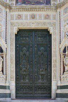 Eingangstür der Kathedrale von Frank's Awesome Travels