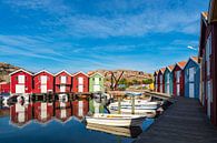 Haven met boten in het dorp Smögen in Zweden van Rico Ködder thumbnail