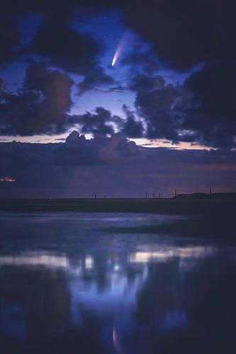 Comet Reflection in the Watt