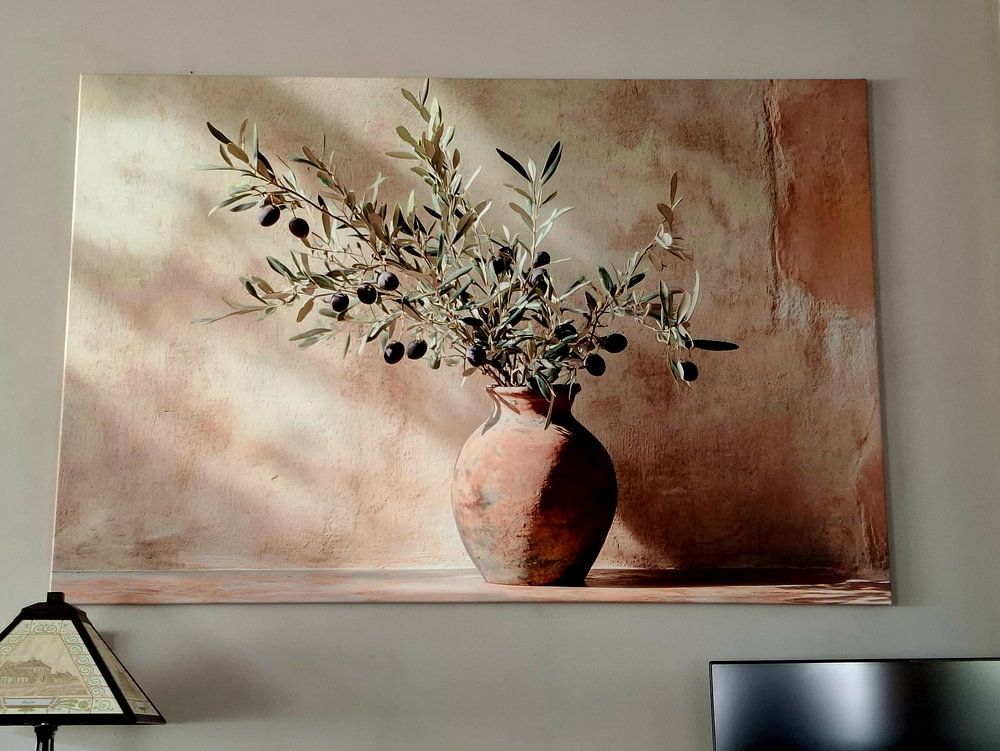 Olijftak in aardewerken vaas  van Imperial Art House 