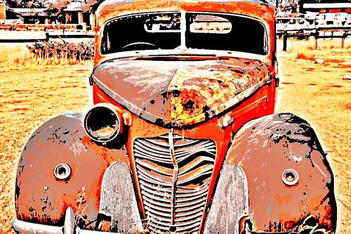 een amerikaans autowrak in de woestijn mixed media