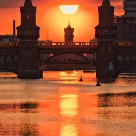 Berlin Oberbaumbrücke Sonnenuntergang von Salke Hartung