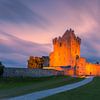Sonnenuntergang bei Ross Castle, Killarney, Irland von Henk Meijer Photography