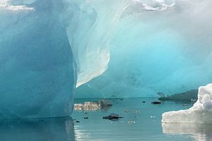 Glace du lac Jökulsárlón en Islande. 