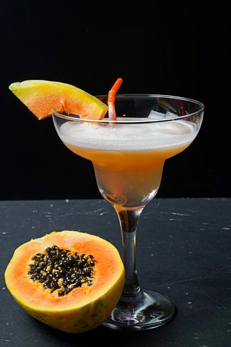 Papaja ontmoet eiwit en gin. Heerlijke en fruitige cocktails geserveerd in een glas