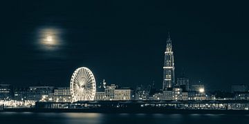 Skyline Antwerp in winter with a full moon by Ribbi