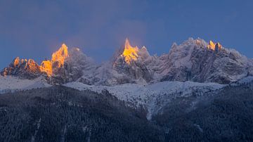 Alpenglühen Aiguilles de Chamonix von Menno Boermans