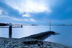 het rode baken bij Moerdijk van Eugene Winthagen