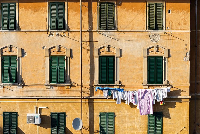 Façade avec corde à linge | Porto Portugal par Waleson Photography