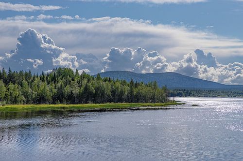 Uitzicht op bergen in Lapland