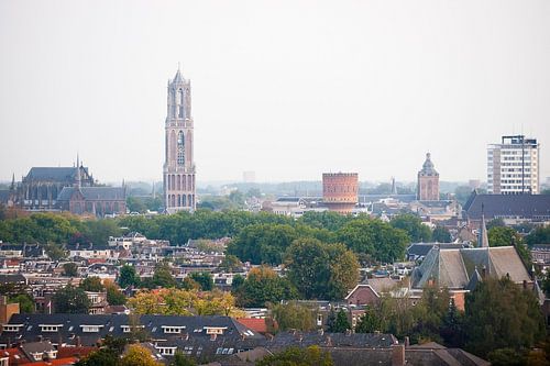 Blik op een herfstkleurig Utrecht.