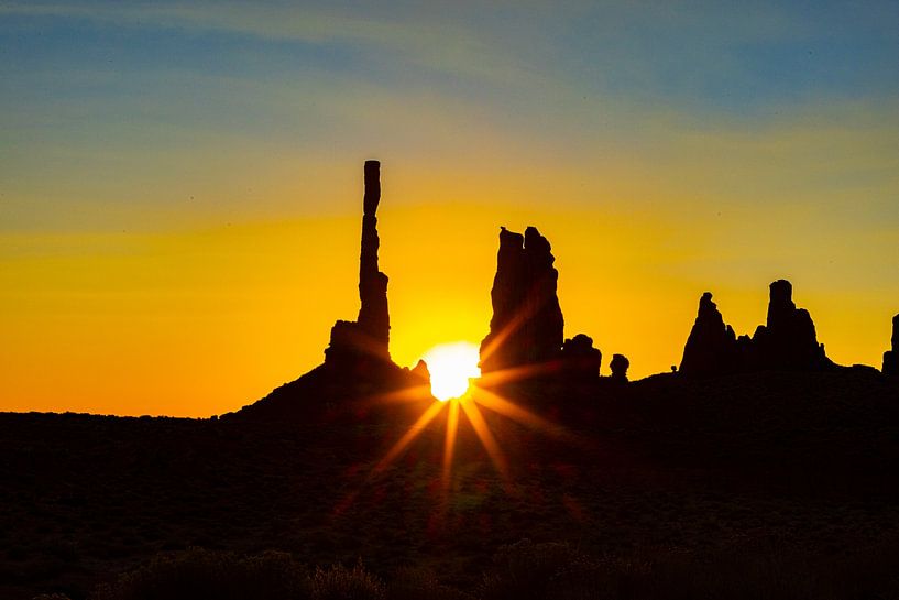Monument Valley sunrise at the Totem Pole by Gert Hilbink