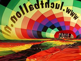 Heteluchtballon van binnen, 3D canvasprint by M  van den Hoven