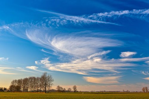 Hollandse luchten tussen Garnwerd en Winsum, Groningen, Nederland