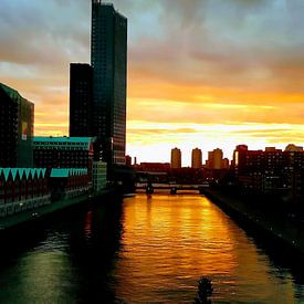 The Golden Hour in Rotterdam sur Milind Padalikar