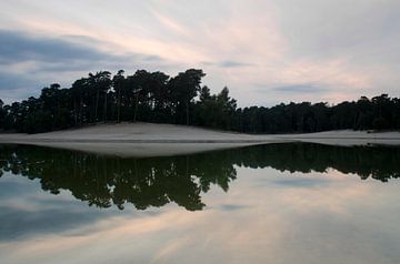 Henschotermeer bij zonsondergang by Pierre Timmermans