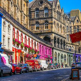La rue Victoria, très colorée, à Édimbourg sur Patricia Hofmeester
