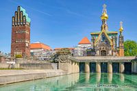 Gezicht op de Hochzeitsturm en de Russische Kapel, Mathildenhöhe Darmstadt