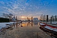Ferry house in the snow / Overschie