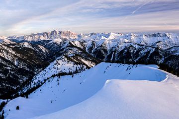 Winteruitzicht op de Zugspitze van Leo Schindzielorz