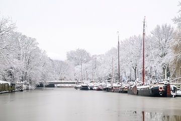 Die Stadt Zwolle an einem kalten Wintermorgen mit Schnee von Sjoerd van der Wal Fotografie