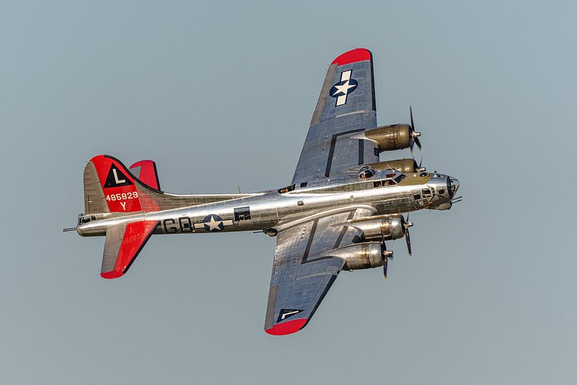 Boeing B-17 Flying Fortress Yankee Lady. by Jaap van den Berg