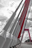 Willemsbrug Rotterdam vu différemment