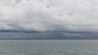 Wolken boven zee van Dick Doorduin thumbnail