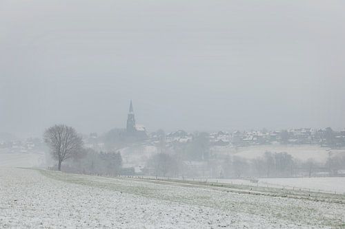 Vijlen gehuld in  sneeuw en mist