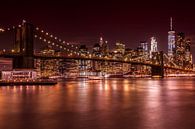 SKYLINE van MANHATTAN EN de BROOKLYN BRIDGE zonsondergang  van Melanie Viola thumbnail