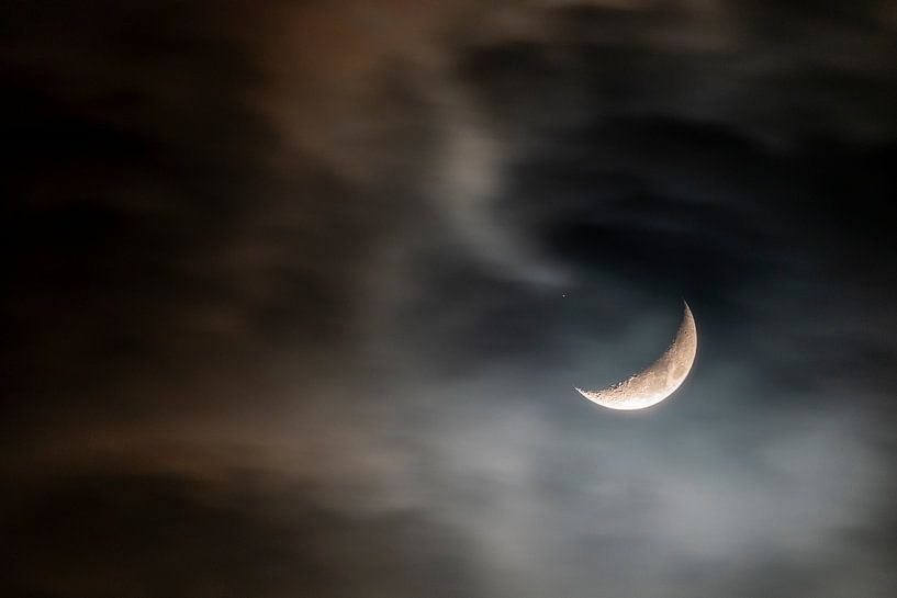 Waxing moon by Stephan Zaun