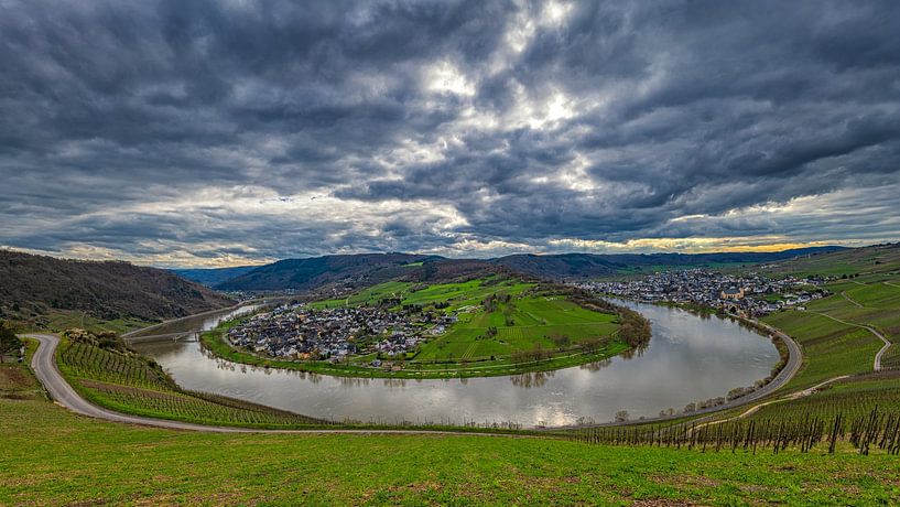Picturesque Moselle loop by Friedhelm Peters